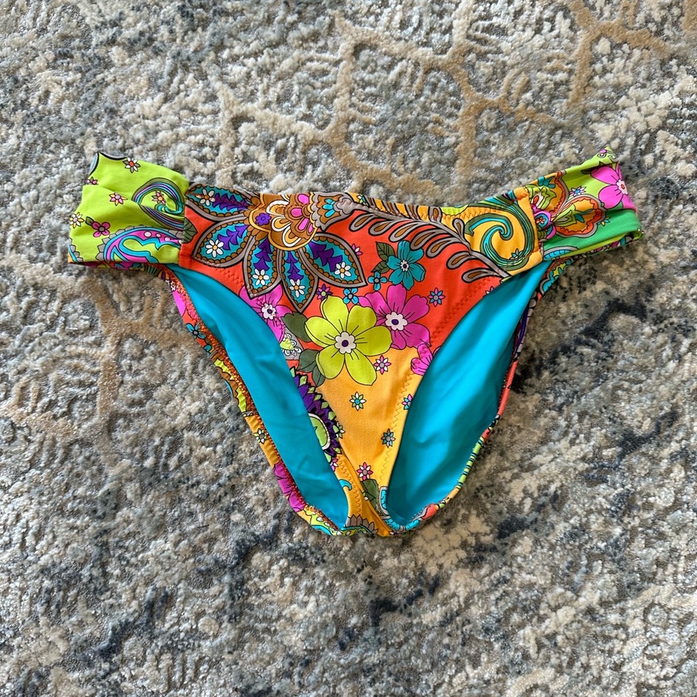 Trina Turk Hipster Size 6